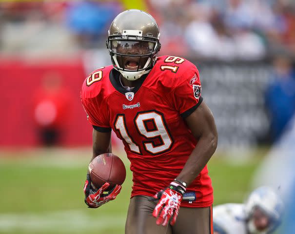 <p>Michael DeHoog/Sports Imagery/Getty</p> Wide receiver Mike Williams #19 of the Tampa Bay Buccaneers