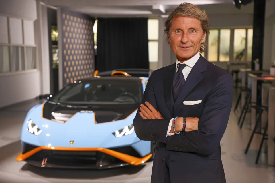 https://finance.yahoo.com/news/lamborghini-bid-farewell-pure-combustion-050000366.html