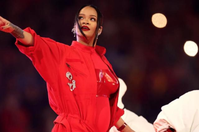 Rihanna está embarazada, su representante lo confirma tras el espectáculo  del Super Bowl LVII