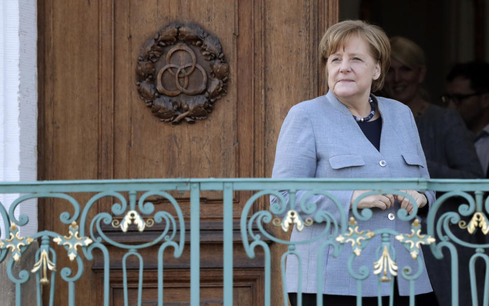 Im Schloss Meseberg geht es für Angela Merkel seit gestern um Paartherapie. (Bild: AP Photo/Michael Sohn)