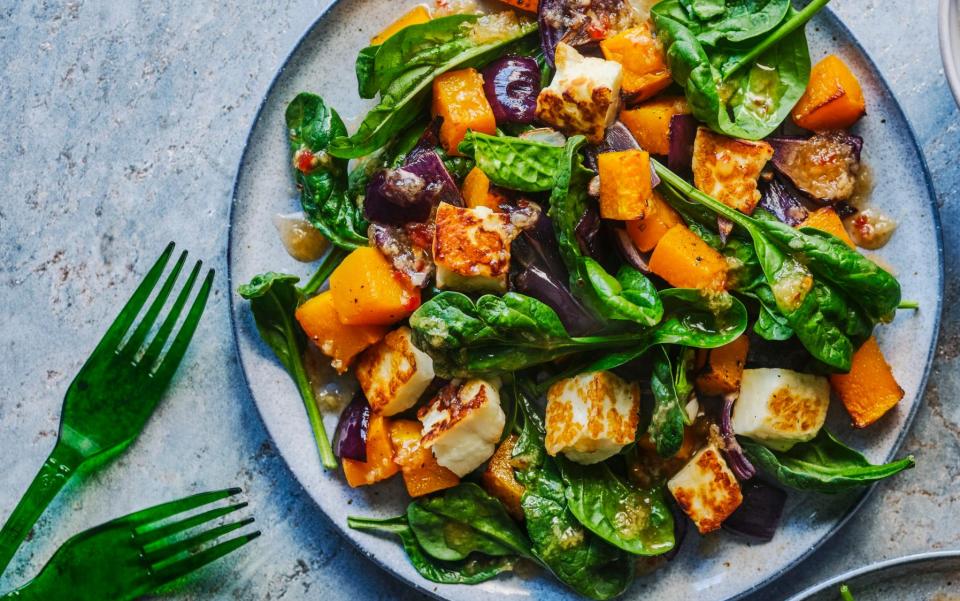 Spinach, squash and halloumi salad