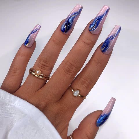 12) These Blue Acrylic Nails