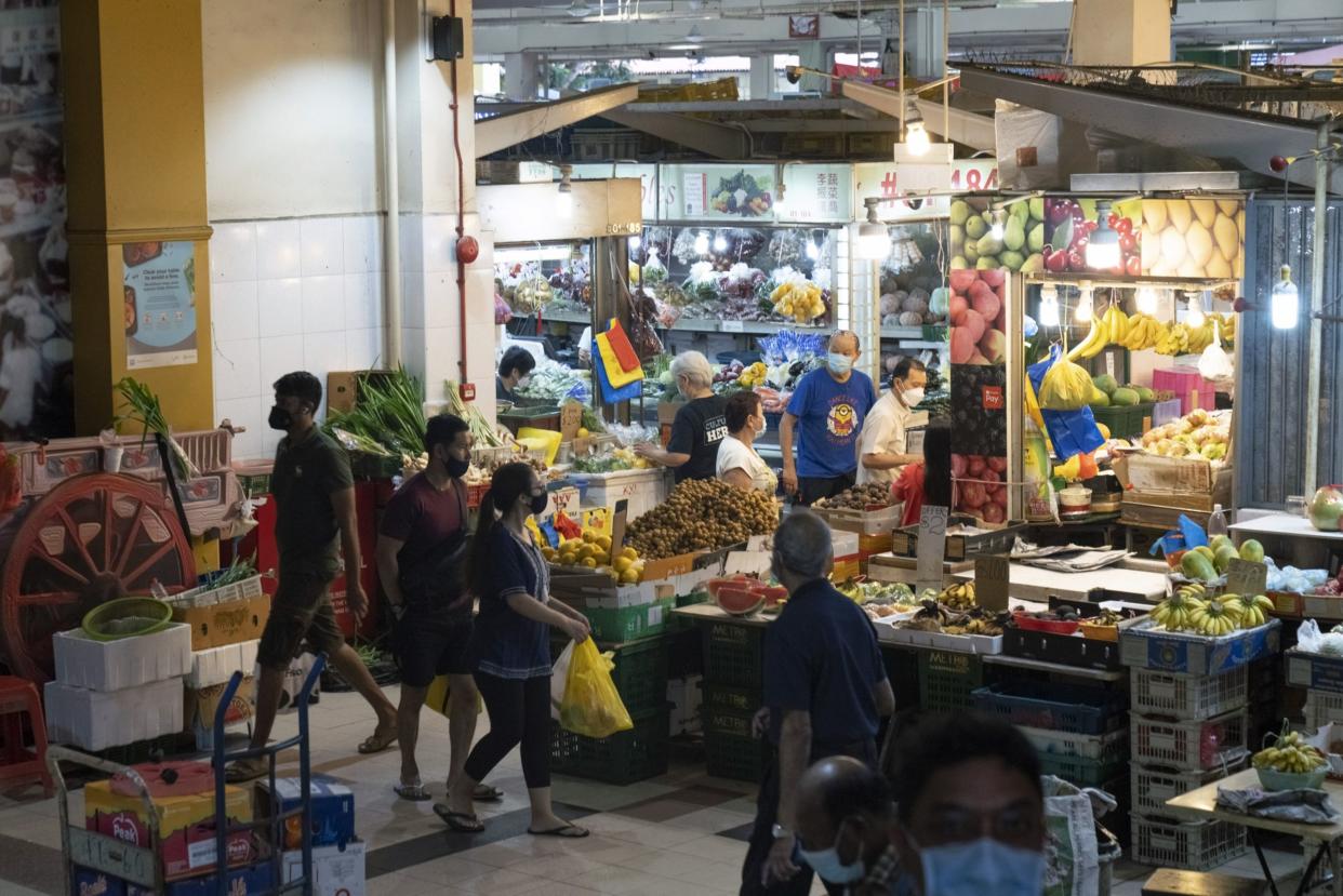 Singapore inflation near 14-year high boosts tightening bets