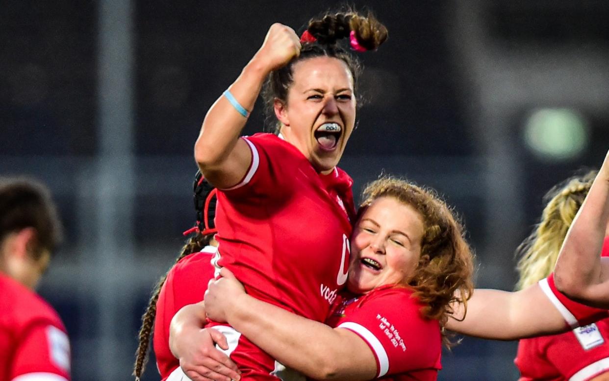 Ffion Lewis (C) - Women's Six Nations: Powerful props triumph for Wales who go top of the table - Jamie Johnston/Getty Images