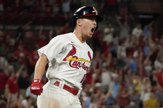 O'Neill's homer in 10th lifts Cardinals over Giants 5-4