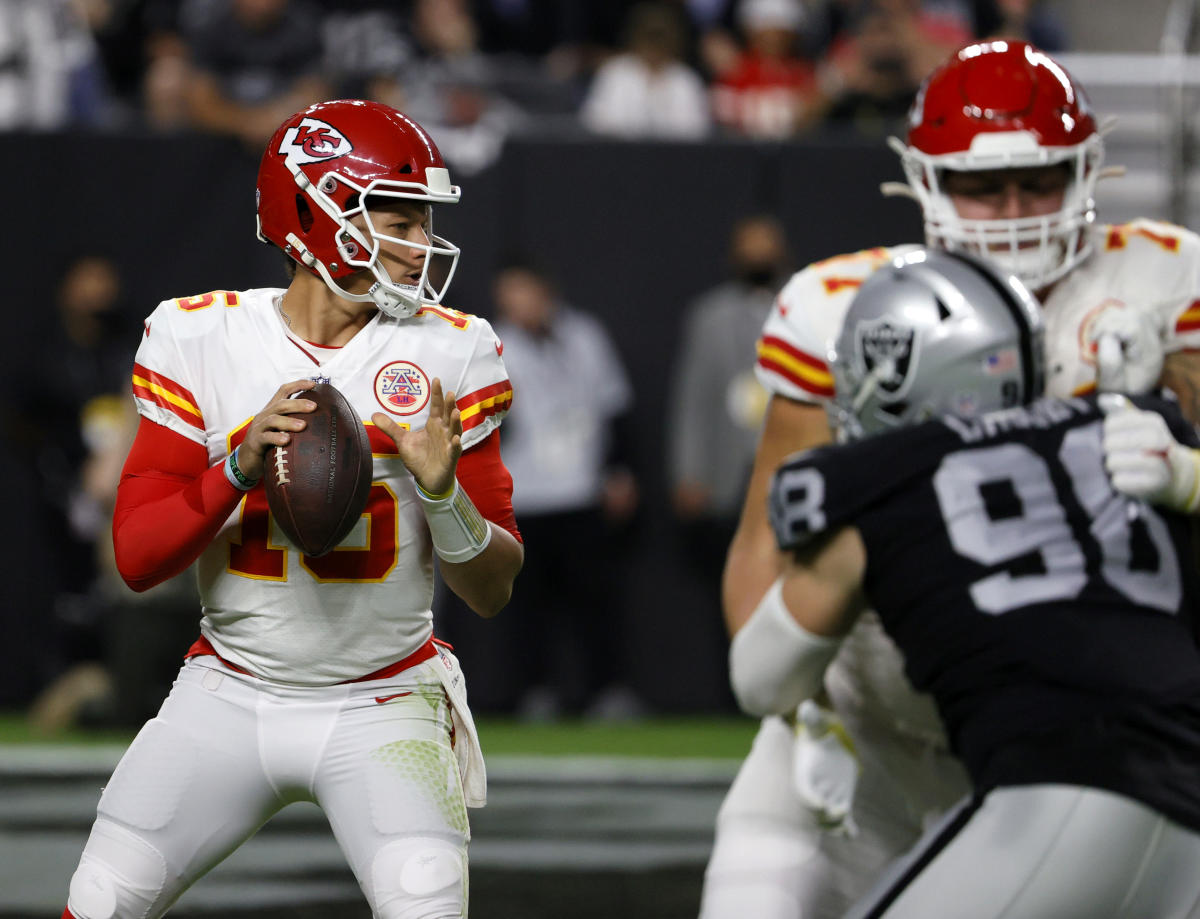 Kansas City Chiefs vs. Las Vegas Raiders live scoring updates