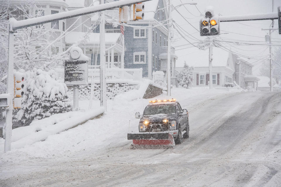 Forecasters warned on January 5 that a deluge of snow and wintery conditions could bring travel chaos to the US northeast this weekend, with some 25 million people subject to a storm warning.  (Joseph Prezioso / AFP - Getty Images)