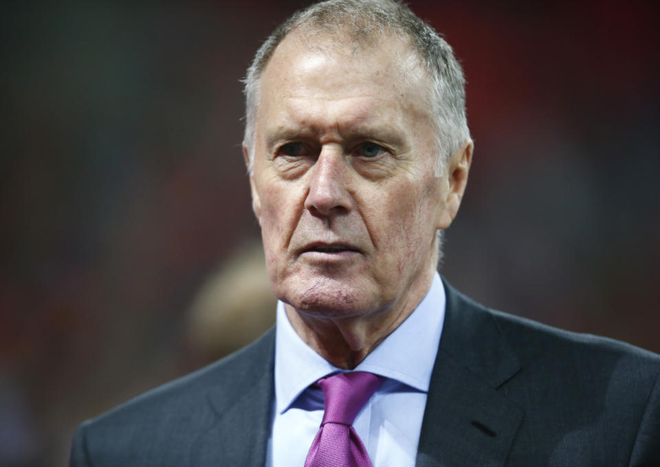 Sir Geoff Hurst wants the FA to take more serious action after a number of his World Cup winning team-mates from 1966 were diagnosed with dementia