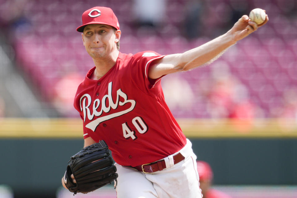 Cincinnati Reds starting pitcher Nick Lodolo (40) throws during the second inning of a baseball game against the Philadelphia Phillies, Wednesday, Aug. 17, 2022, in Cincinnati. (AP Photo/Jeff Dean)