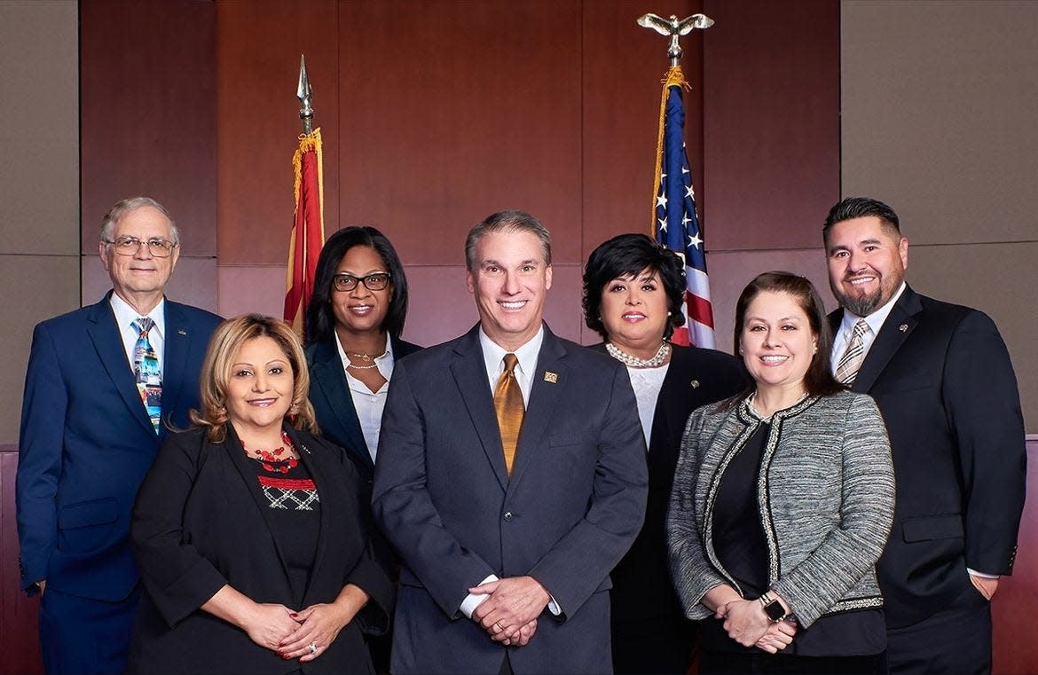 Avondale's 2023-24 City Council. Front Row (L-R):  Council Member Veronica Malone, Mayor Kenn Weise and Council Member Gloria Solorio. Back Row (L-R): Council Member Curtis Nielson, Council Member Max White, Council Member Tina Conde and Vice Mayor Mike Pineda.