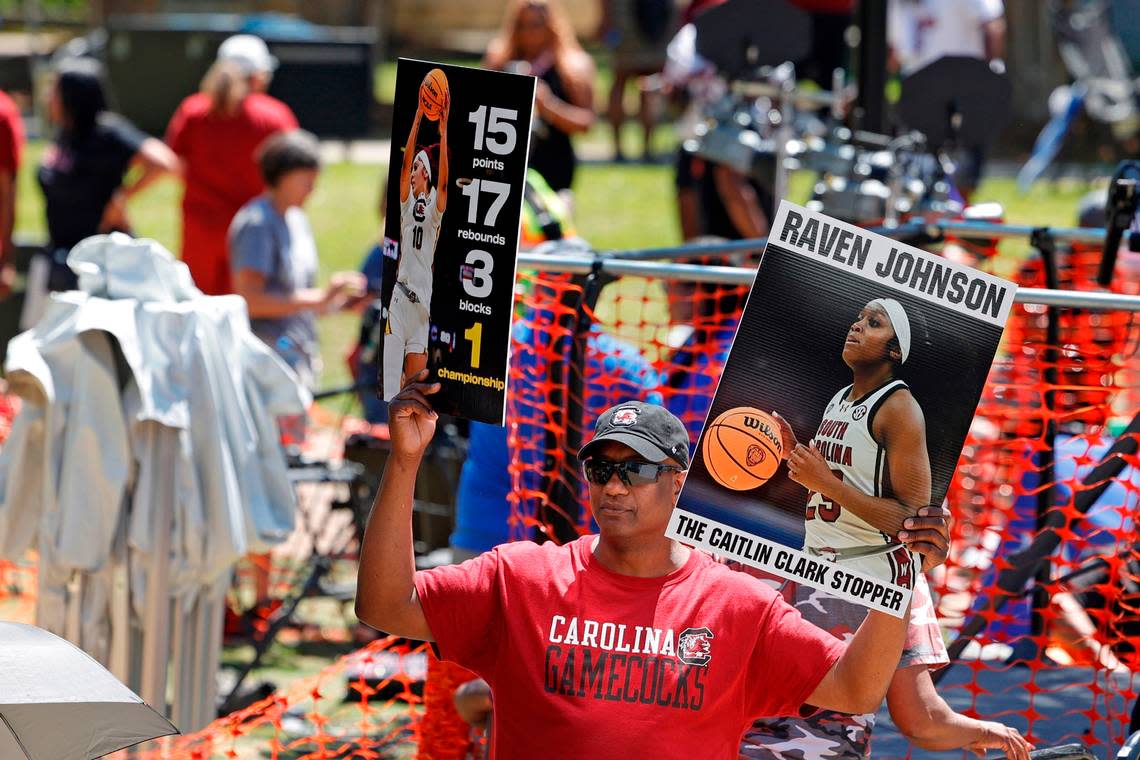 The city of Columbia holds a parade on Main Street to honor the South Carolina women’s basketball team’s 2024 national championship. Tracy Glantz/The State