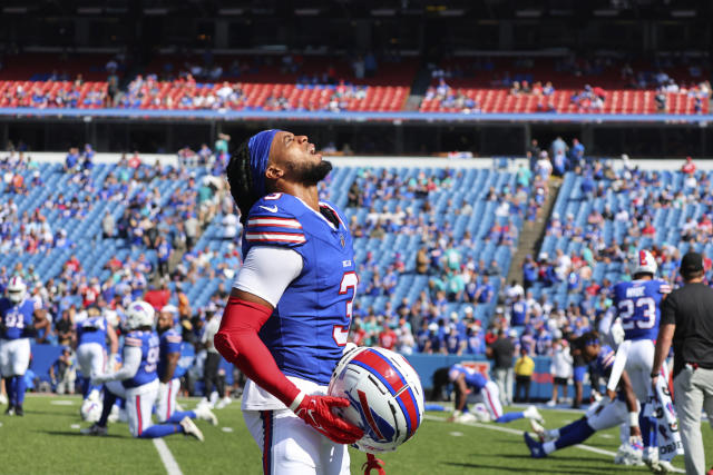 49ers players praying for Bills safety Damar Hamlin