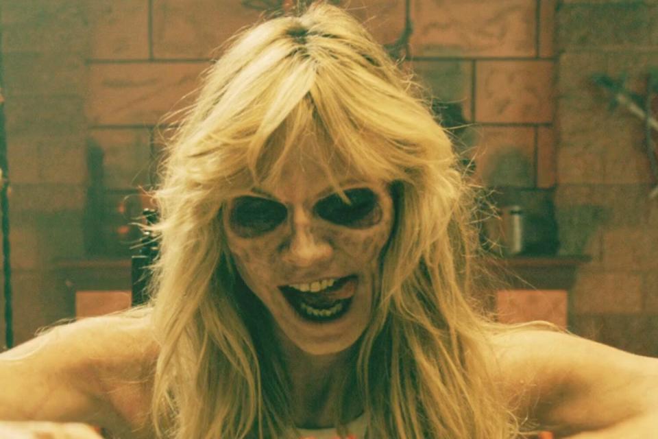 Heidi Klum - Halloween Short