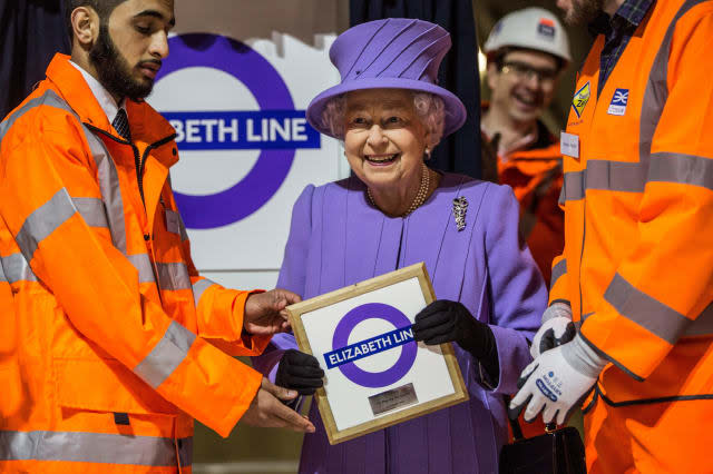 BRITAIN-ROYAL-CROSSRAIL