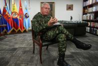 El comandante de las Fuerzas Militares de Colombia, general Helder Fernán Giraldo, habla en una entrevista con Reuters en Bogotá