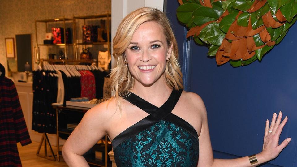 Tis the season for Reese Witherspoon wreaths!