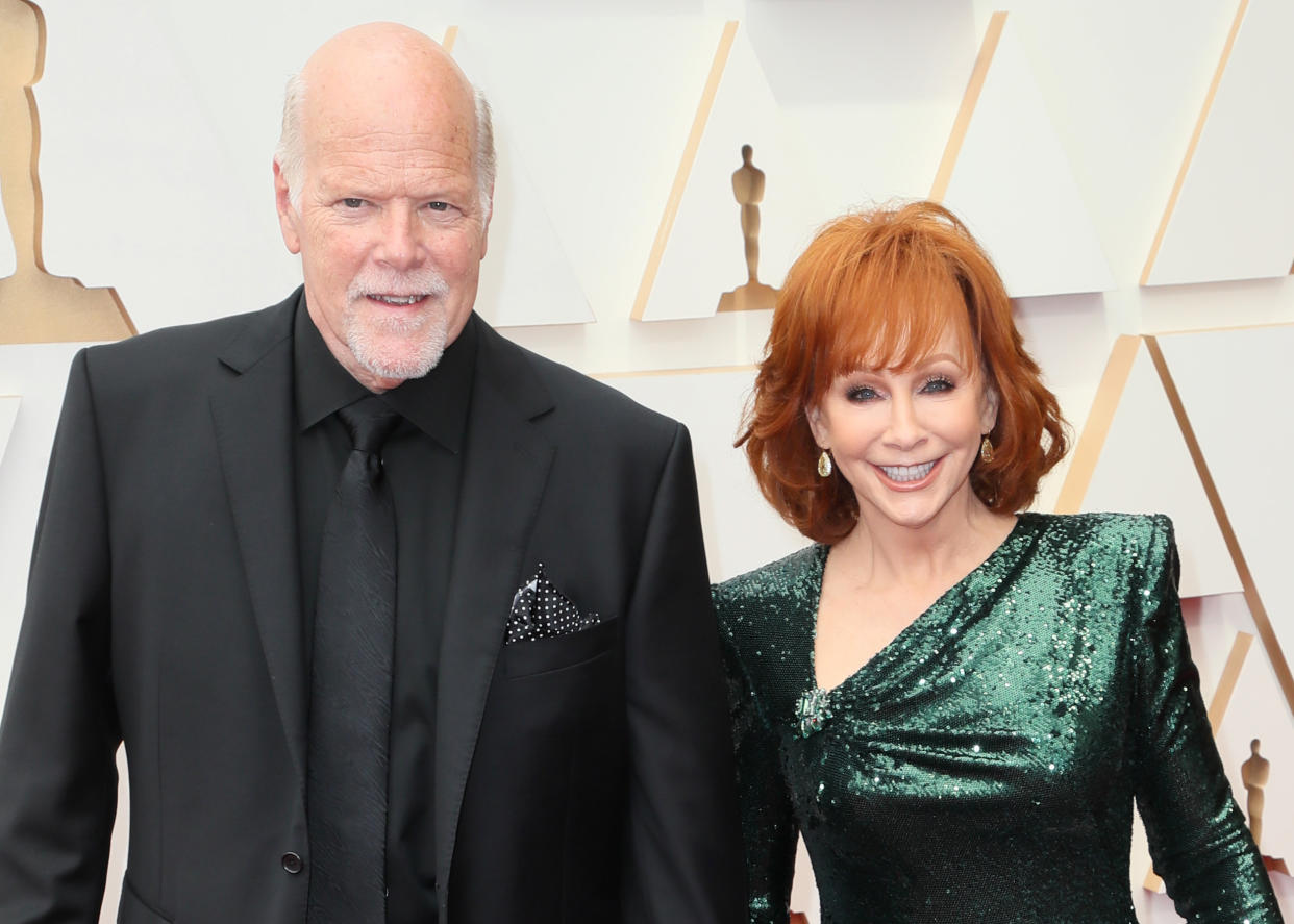  Rex Linn and Reba McEntire at the 2022 Academy Awards. (Photo: David Livingston/Getty Images)