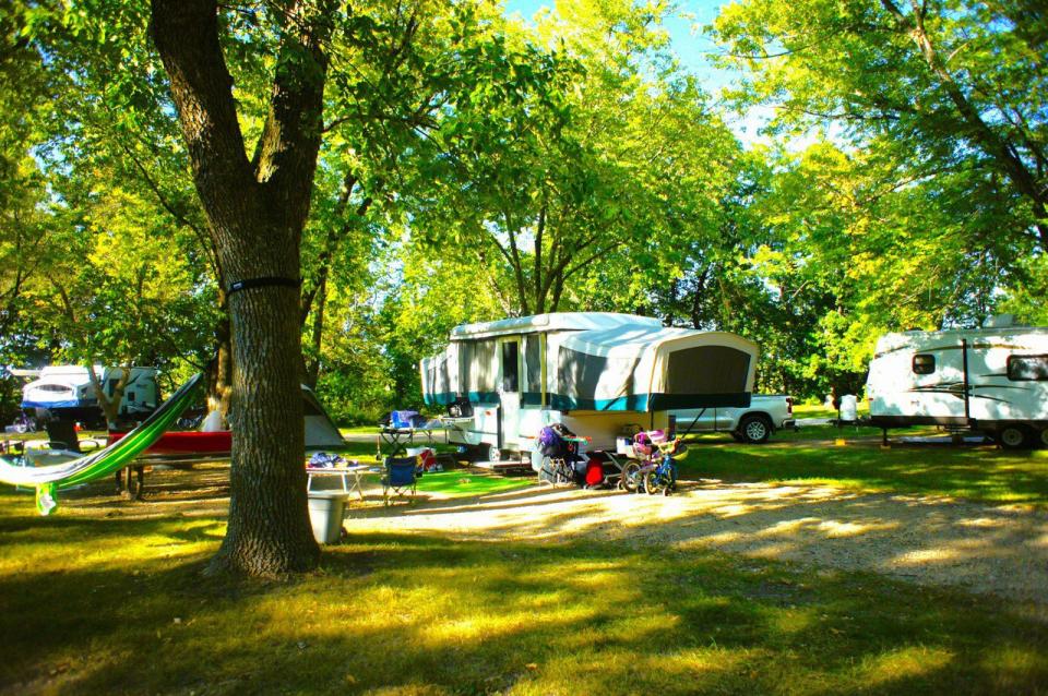 搭帳棚或開露營車露營是享受大自然的不錯選擇。(記者陳曼玲／攝影)