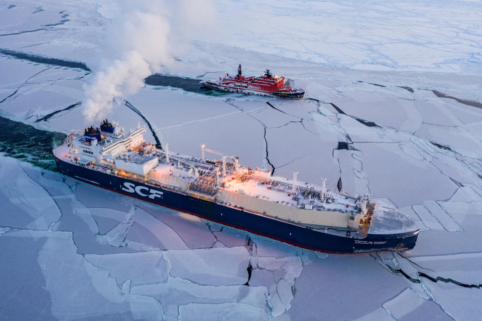 The LNG carrier on its passage eastward along the Northern Sea Route.