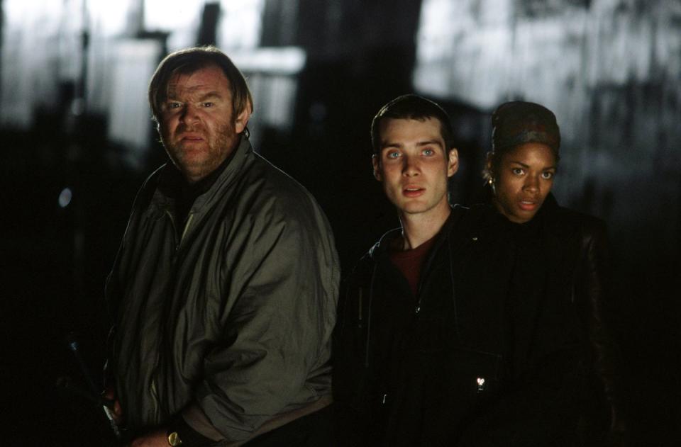 brendan gleeson as frank, cillian murphy as jim and naomie harris as selena, 28 days later