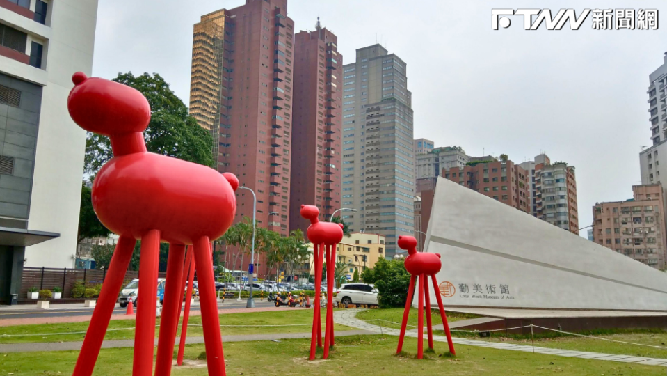 綠營口中「十惡不赦」的缺失，卻總能獲得台中市民高度肯定，屢屢在各大評比與民調中奪冠。（圖／資料照）