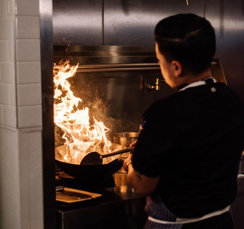 Li manning the stove at Palmar.