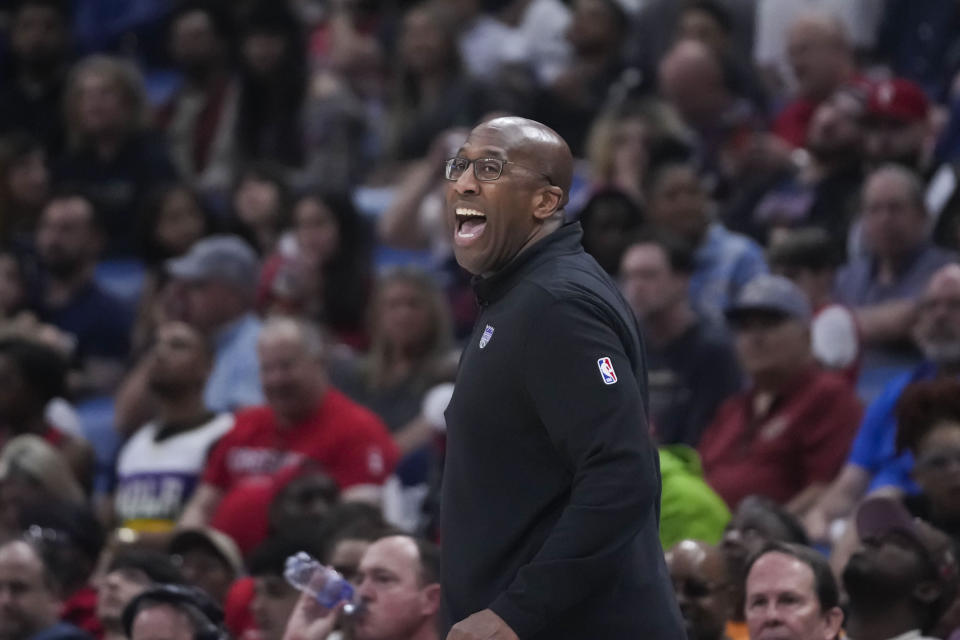 Sacramento Kings head coach Mike Brown calls out from the bench in the second half of an NBA basketball play-in tournament game against the New Orleans Pelicans in New Orleans, Friday, April 19, 2024. The Pelicans won 105-98. (AP Photo/Gerald Herbert)