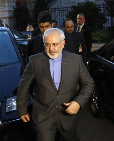 Iranian Foreign Minister Mohammad Javad Zarif arrives at the Iranian mission for a dinner in Vienna April 7, 2014. REUTERS/Leonhard Foeger