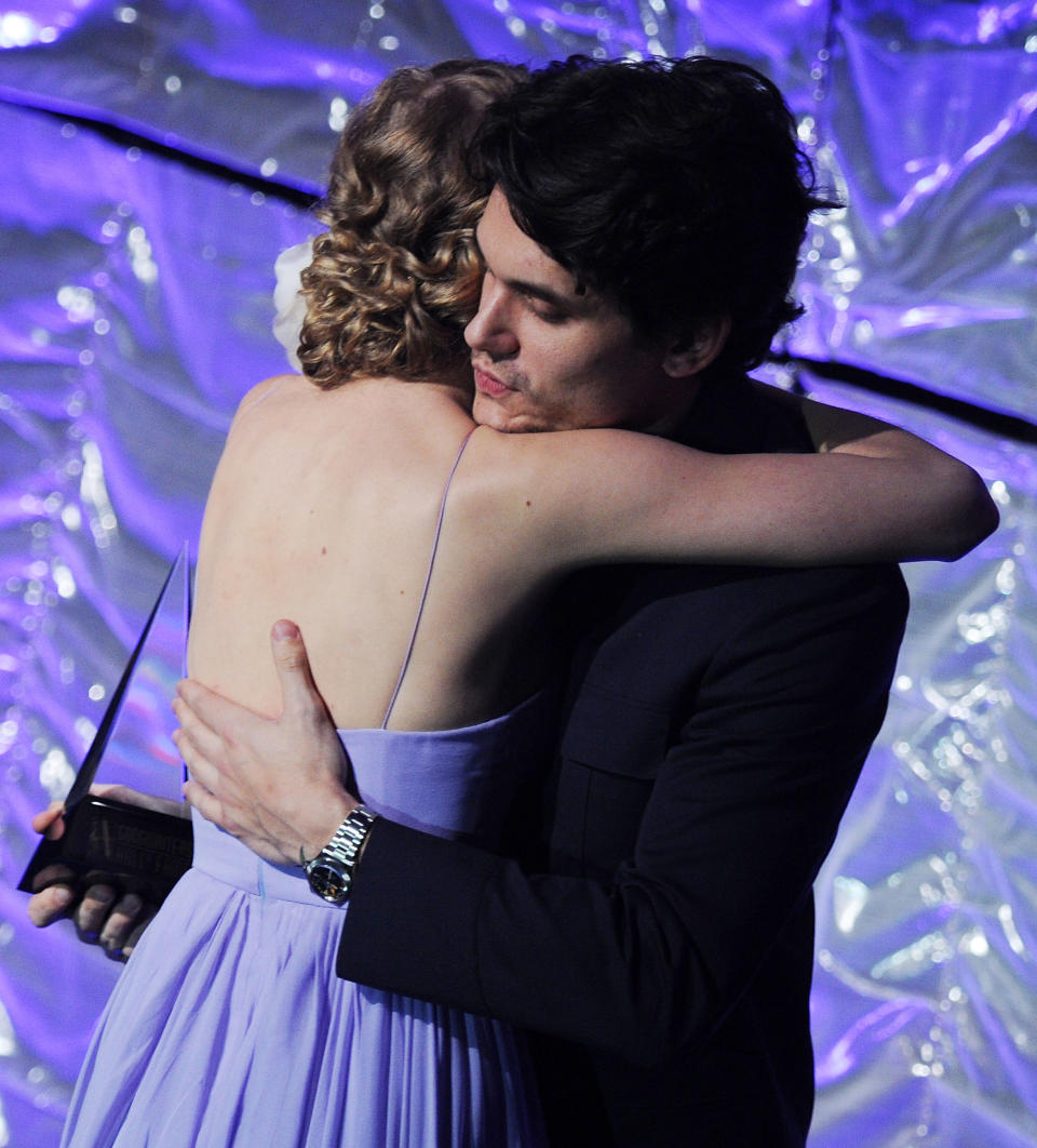 NEW YORK - JUNE 17:  Singer/songwriter Taylor Swift and singer/songwriter John Mayer attend the 41st annual Songwriters Hall of Fame at The New York Marriott Marquis on June 17, 2010 in New York City.  (Photo by Stephen Lovekin/Getty Images)