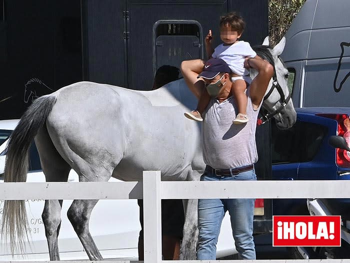 Luis Alfonso de Borbón con su hijo Enrique