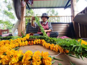 舊筏灣部落可以體驗自製「羊齒蕨花環」| The Old Fawan settlement offers “fern wreath” DIY workshops. (Courtesy of Xin Media)