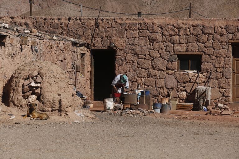 La vida es muy difícil en un lugar tan alto, a merced de los elementos y sin agua potable