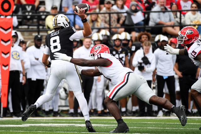 Vanderbilt football previews new uniforms for 2021