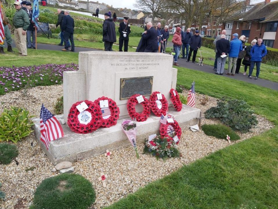 Dorset Echo: A wreath laying service was held at Victoria Gardens on Portland to reme,ber those who lost their