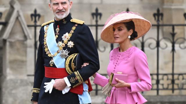 Queen Letizia Appeared At King Charles III's Coronation in a Chic Pink  Ensemble