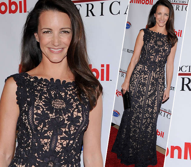 "Sex and the City"-Star Kristin Davis ist sehr elegant in schwarzer Spitzenrobe (Bild: ddp)