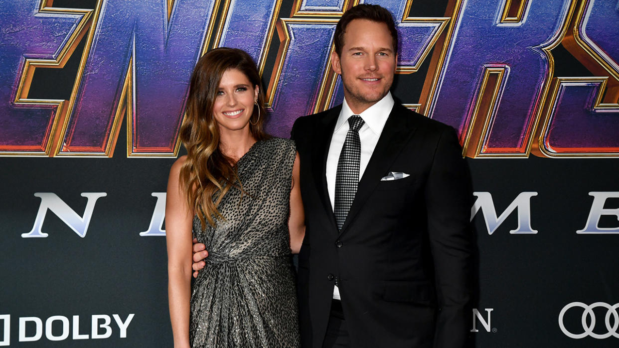  Chris Pratt and Katherine Schwarzenegger dealing with the papparazzi on Marvel red carpet. 