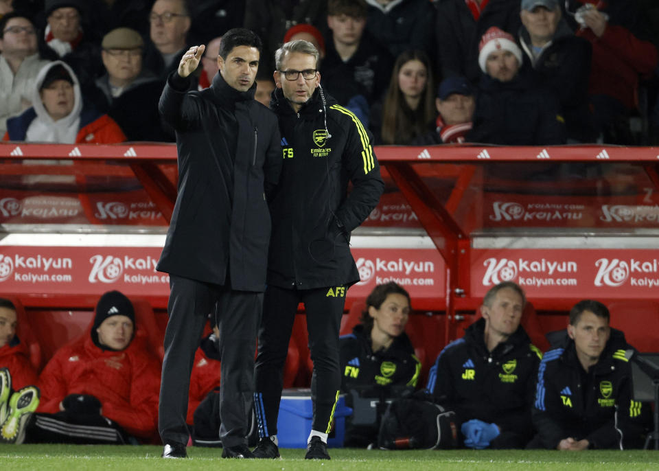 兵工廠足球俱樂部總教練Mikel Arteta（左）與助理教練Albert Stuivenberg（右）。(Photo by Richard Sellers/Sportsphoto/Allstar via Getty Images)