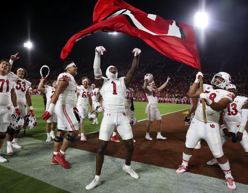 The Utes celebrate their 34-32 win against the USC Trojans at the Los Angeles Memorial Coliseum on Saturday, Oct. 21, 2023. | Laura Seitz, Deseret News