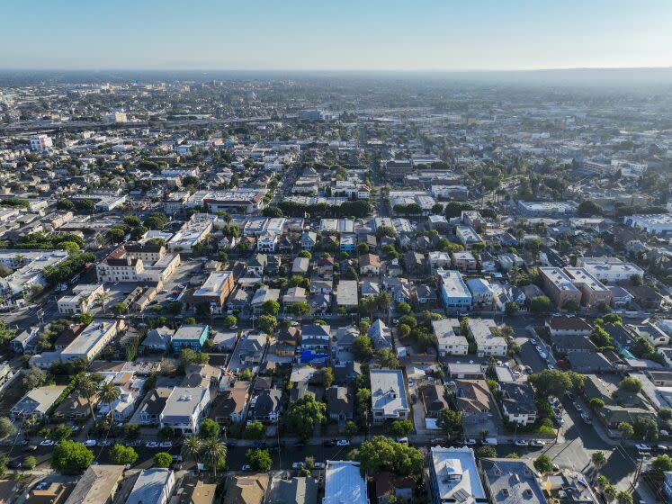 Los Angeles, CA - September 28: An aerial view of urban sprawl as seen from the Pico-Union area of Los Angeles Wednesday, Sept. 28, 2022. (Allen J. Schaben / Los Angeles Times)