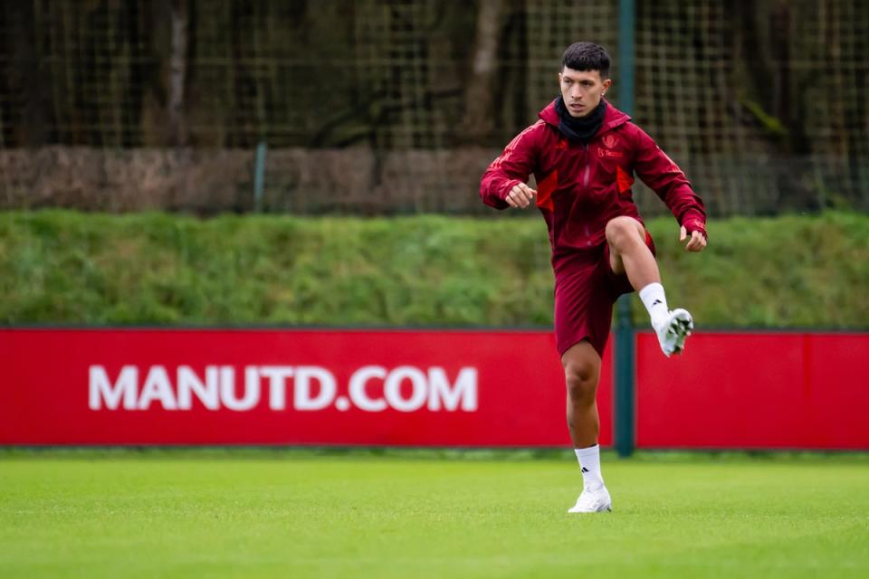 Lisandro Martinez could soon return for Manchester United (Manchester United via Getty Images)