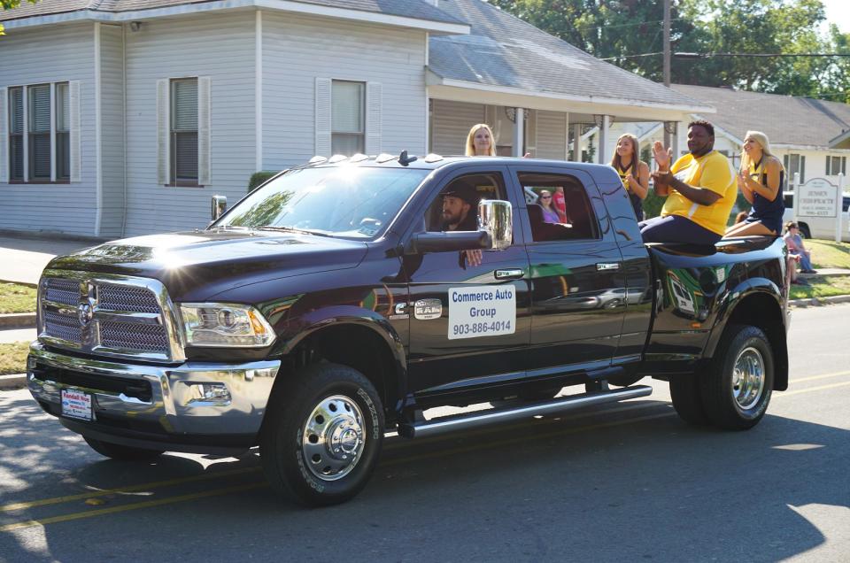 <p>Hawaiian motorists are allowed to carry passengers in the back of their pickup truck when certain conditions are met. They need to be <strong>at least 12 years old</strong> and all of the seats in the cab must be occupied. It’s a common and controversial practice in the state. Some argue it’s harmless and part of the state’s tradition while others point out it’s a spectacularly dangerous way to move people.</p>