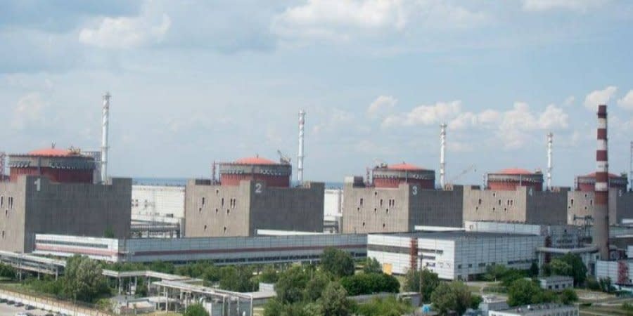 Russia uses the Zaporizhzhya NPP to cover your military equipment