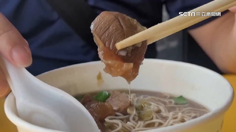 50元一碗的牛肉麵，居然還有3片肉塊。