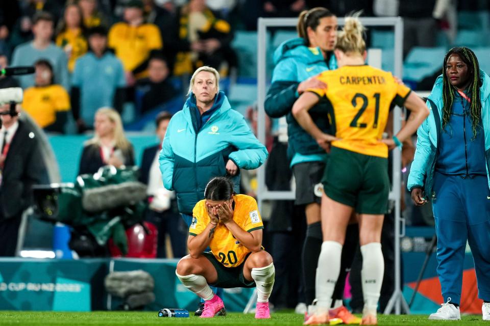 Sydney, Australia. 16th Aug, 2023. August 16, 2023, Sydney, Australia: Sydney, Australia, August 16th 2023: Sam Kerr (20 Australia) in tears after their loss during the FIFA Womens World Cup 2023 semifinal football match between Australia and England at Stadium Australia in Sydney, Australia. (Credit Image: © Daniela Porcelli/Sport Press Photo via Credit: Zuma Press/Alamy Live News