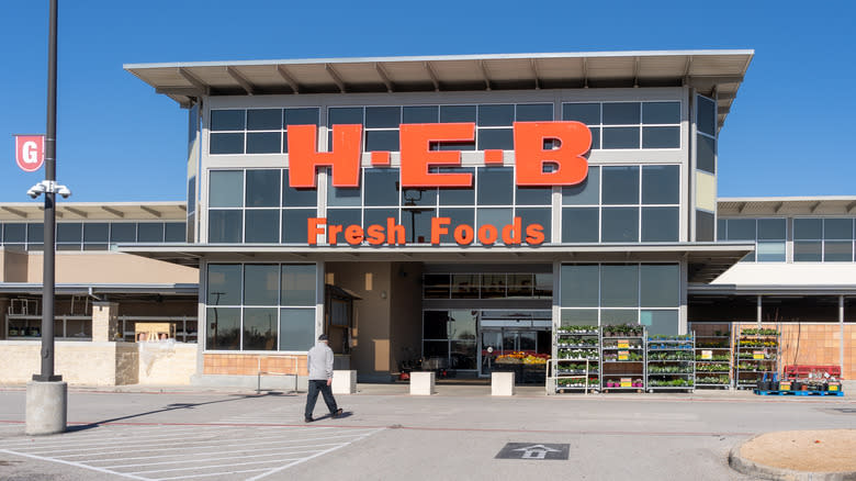 outside of HEB