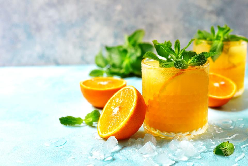 Orange lemonade could help soothe your allergy-stricken throat.