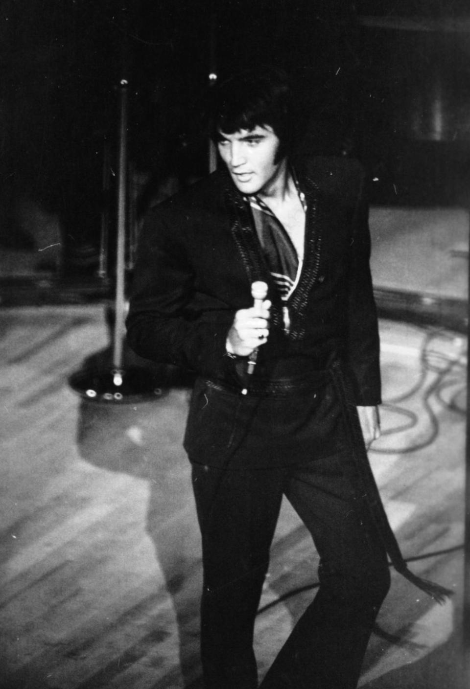 elvis in vegas