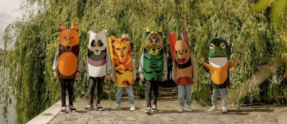 La programmation de la Nuit Blanche fait la part belle, cette année avec la réédition des costumes en papier de Fredun Shapur (1929-2019), les « Playsacks » qui permettront aux plus jeunes de se déguiser en léopard, zèbre, renard, ours, panda, lion, ou grenouille…   - Credit:DR