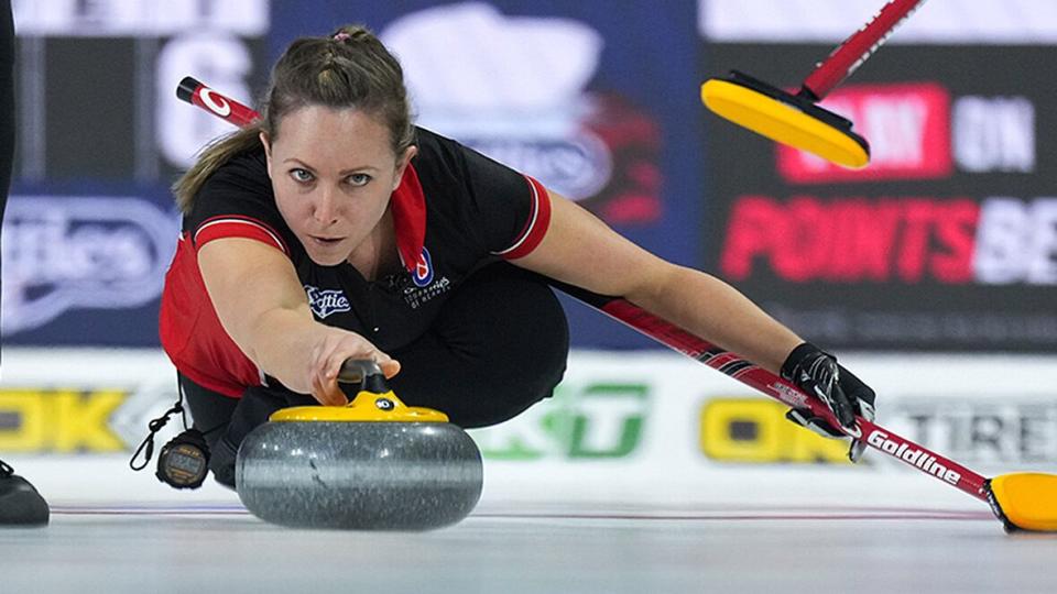 Rachel Homan of Ottawa, pictured, watched South Korea's Eunjung Kim steal a single point in the eighth end to cap a 6-5 victory in round-robin play Wednesday at the Co-op Canadian Open. Both teams sport a 1-1 record.